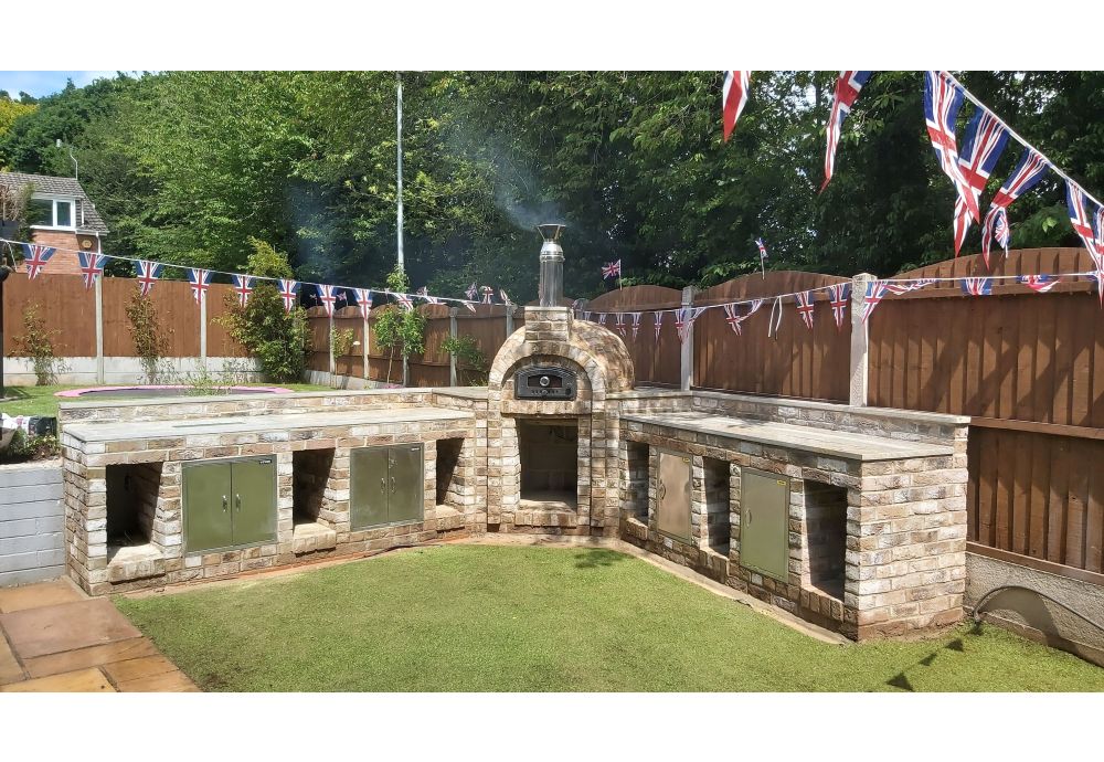 How to build a DIY Outdoor Kitchen with Traditional Wood-Fired Oven